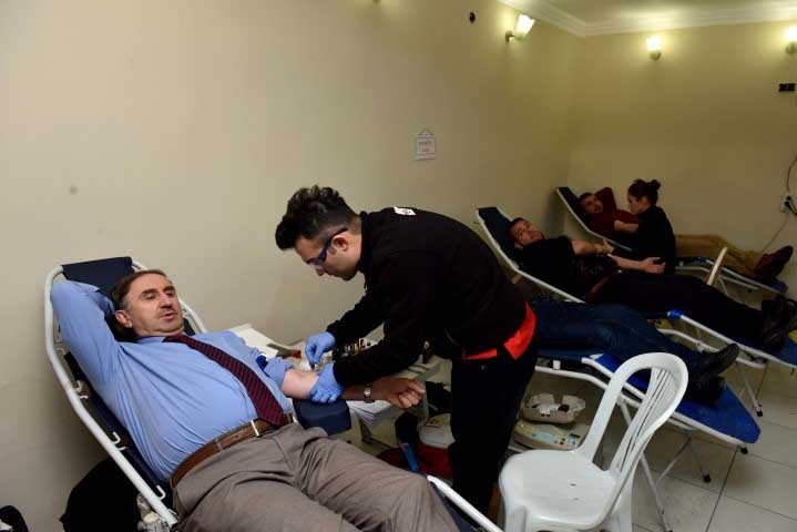 Başkan Kurtulan'dan kan bağışı