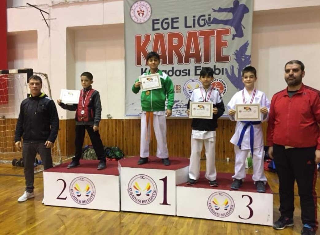 Karate Takımı Ege’de yıldızlaştı 