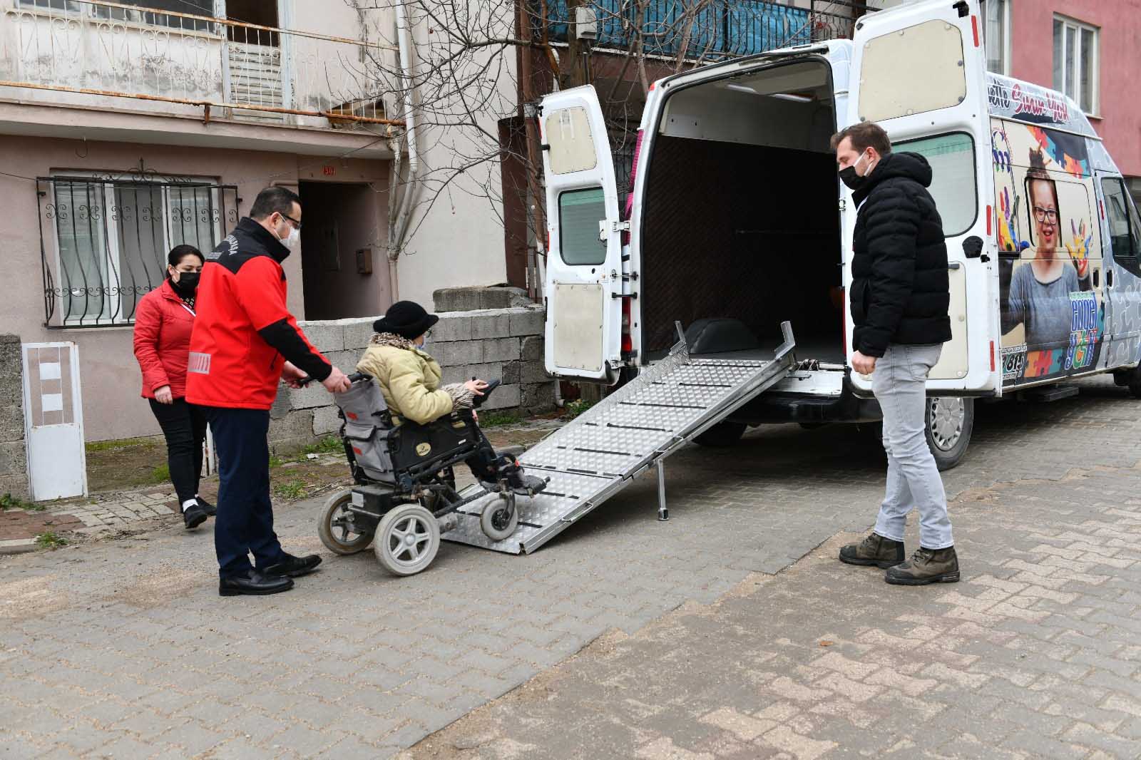 Mustafakemalpaşa Belediyesinden Engelli Vatandaşlara Büyük Kolaylık