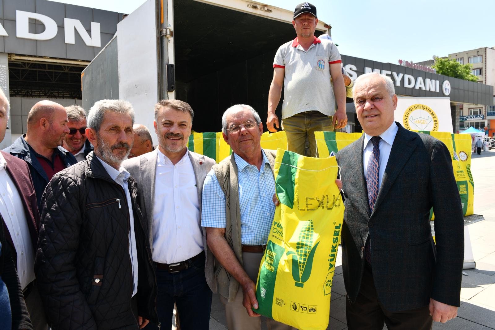 Mustafakemalpaşa’da Çiftçiye Çifte Bayram Sevinci